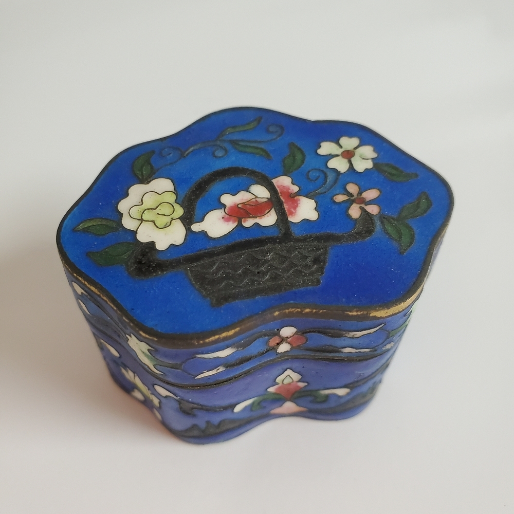 Miniature cloisonne trinket box